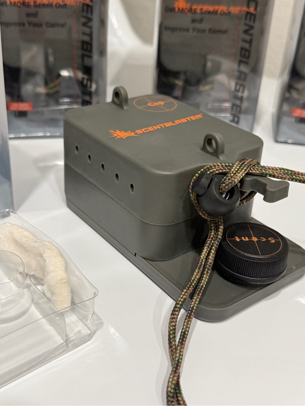 NIB 5 SCENTBLASTER Hunting Scent Dispenser with Rope. - Picture 5 of 10
